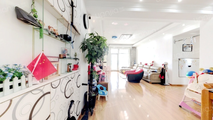 卡迪亚公馆二手房实景图