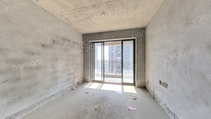 欧雅右岸春天二手房实景图