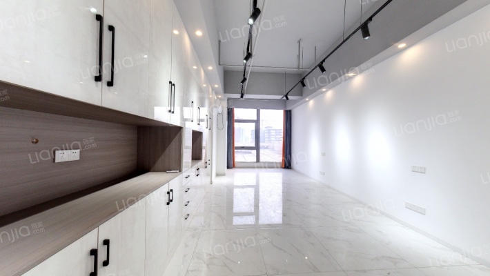 中央广场二手房实景图