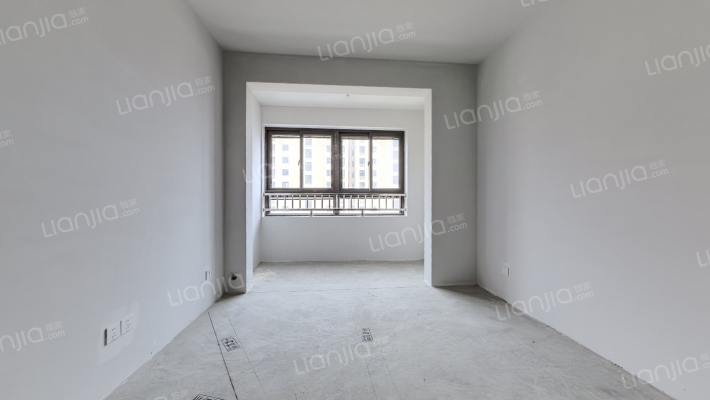 悦隆花苑二手房实景图