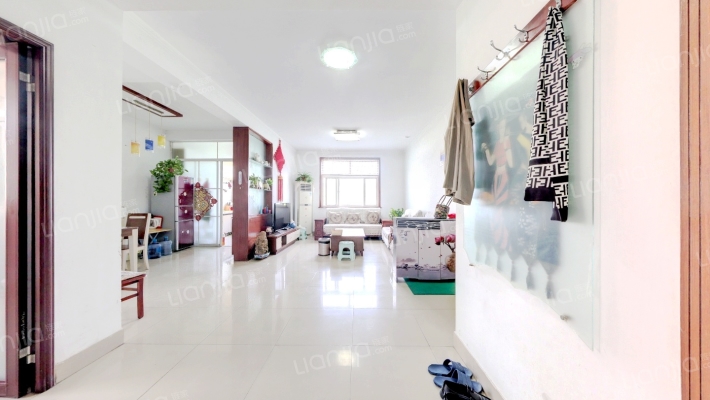 汇富名仕居二手房实景图