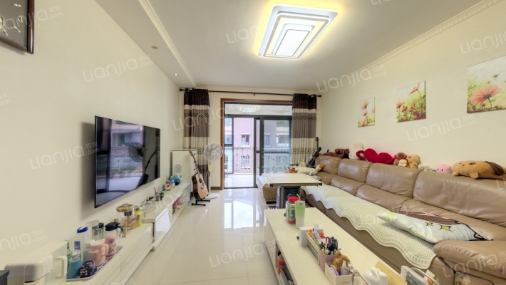 艺锦湾四期二手房实景图