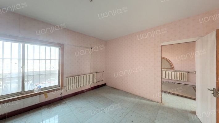 银泰花苑二手房实景图