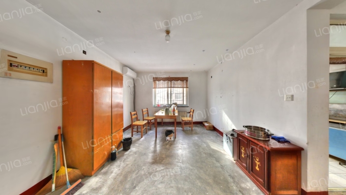 现代逸城水泥厂宿舍二手房实景图