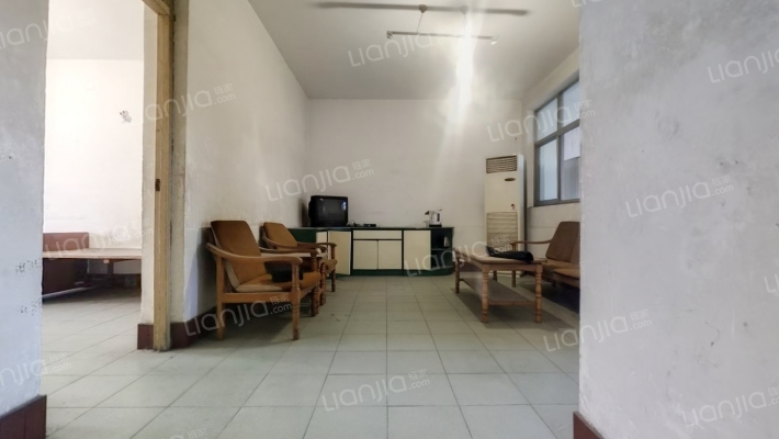 湛南路156号院二手房实景图