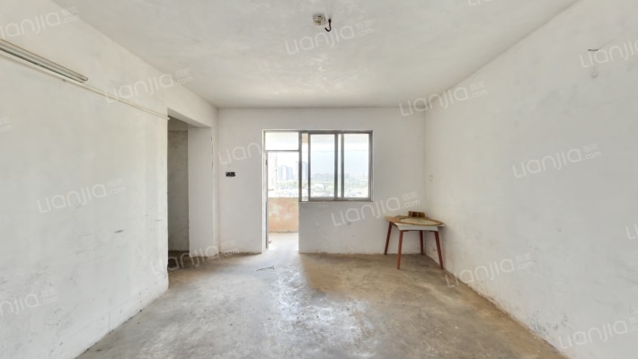 红旗海华新村二手房实景图