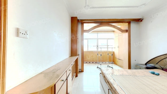 东市场小区家属楼二手房实景图