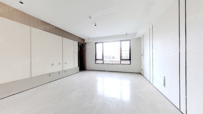 崂山金茂府东区 二手房实景图