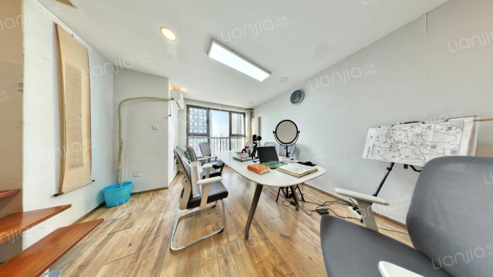 尚中心二手房实景图