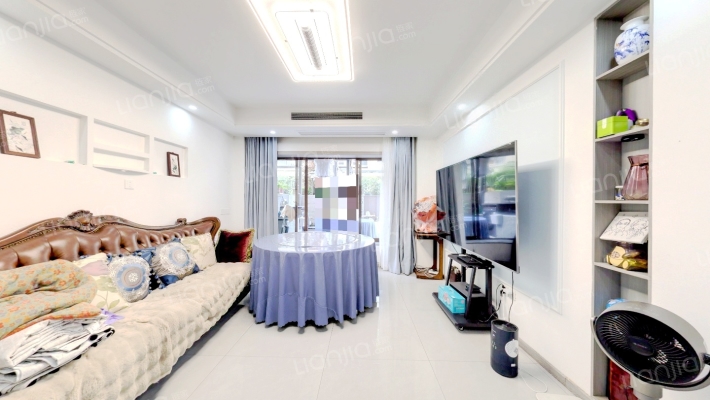 城海滨江春城二手房实景图