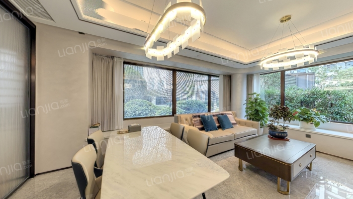 万科翡翠滨江二手房实景图