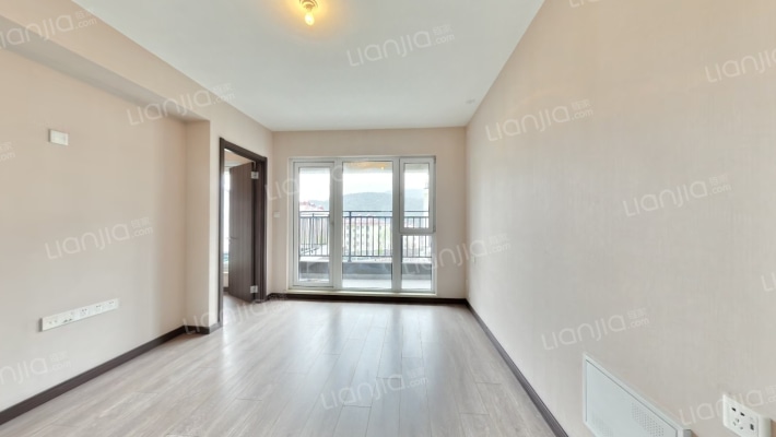 万科翡翠春晓二手房实景图