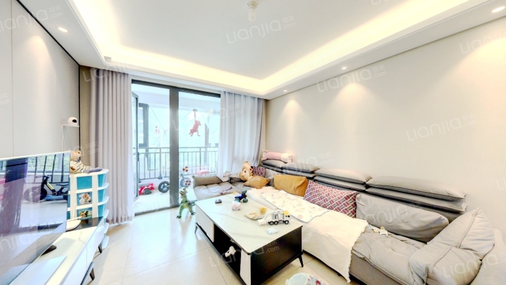 海信珠山小镇三期罗曼二手房实景图