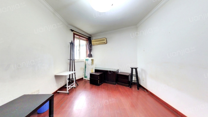 斜土路723弄二手房实景图