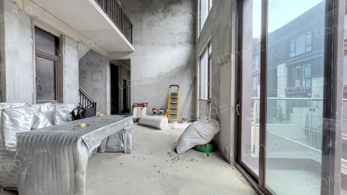 五矿万樾台二手房实景图