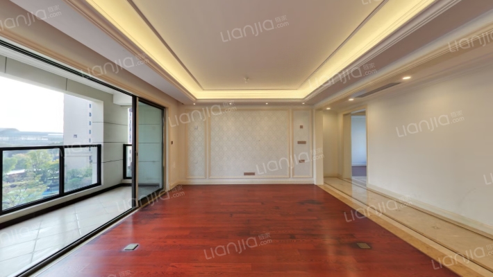 海尔翡翠文华K区二手房实景图