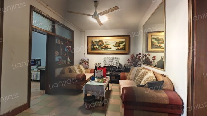 闫回小区二手房实景图