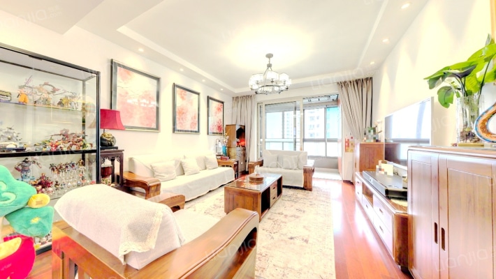 品尊国际二期二手房实景图