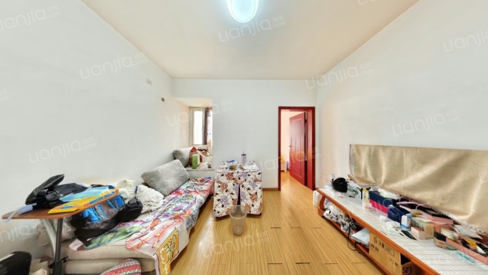 英伦金沙二手房实景图