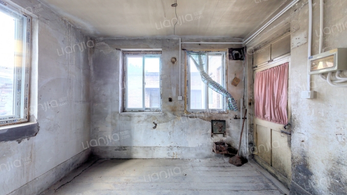 魁华里二手房实景图