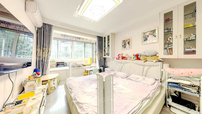 凌兆新村(上浦路165弄)二手房实景图