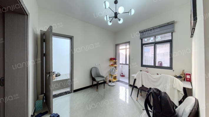 宝泽楼南巷1号二手房实景图