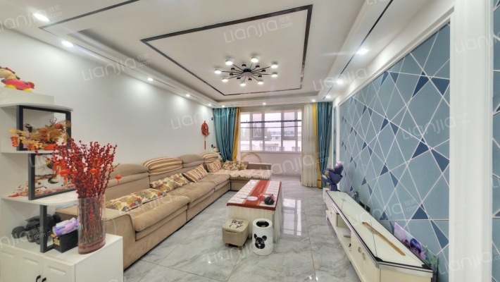 武警小区(青川路)二手房实景图