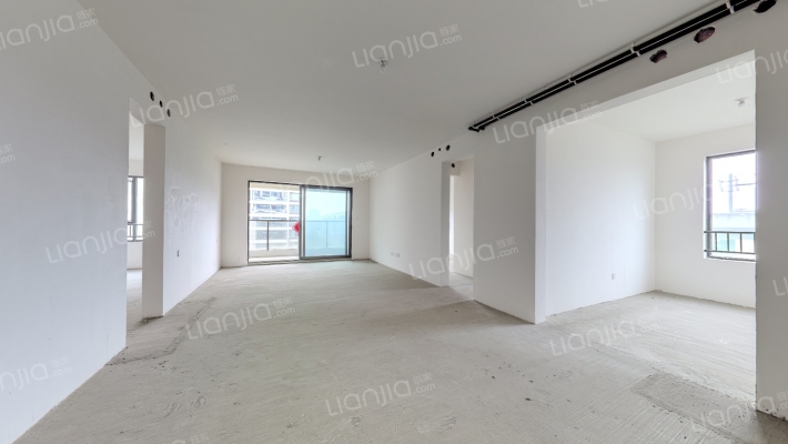 中南樾府二手房实景图