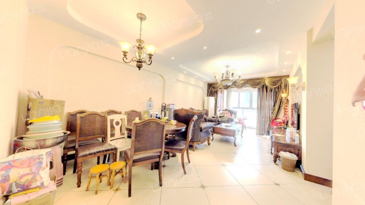 置信逸都B区二手房实景图