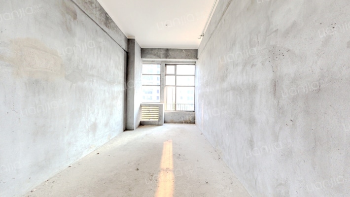 新力银湖湾二手房实景图