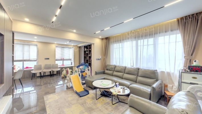 晶华锦苑二手房实景图