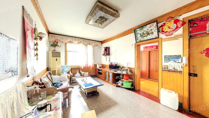 汽车大修厂二手房实景图