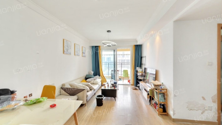 颐蓝湾花苑二手房实景图