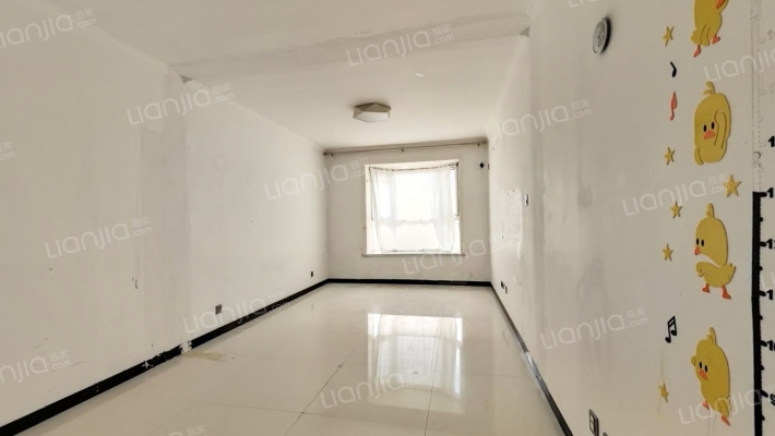 维多利亚花园E区二手房实景图