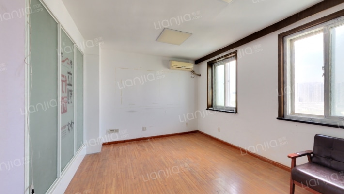 茂泰世纪大楼二手房实景图