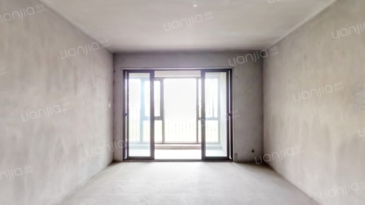 彰泰红二期二手房实景图