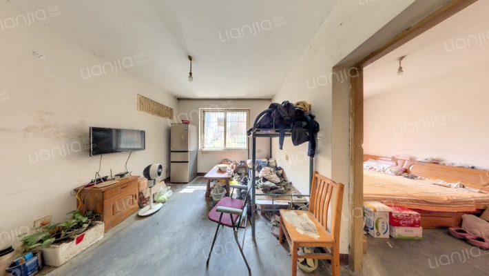 龙栖路644号二手房实景图