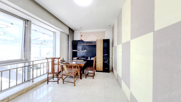 地铁东城广场二手房实景图