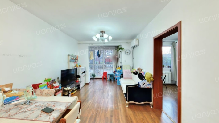 泰福苑D1区二手房实景图