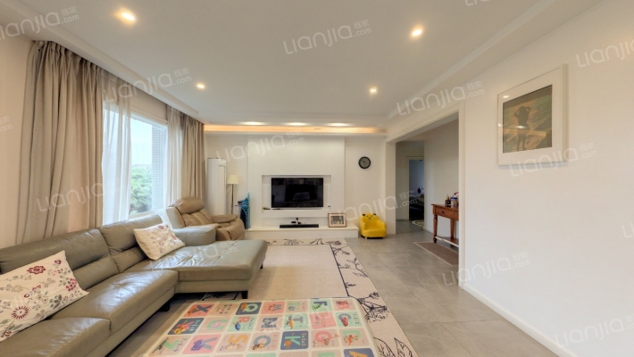 海阔天空A区二手房实景图