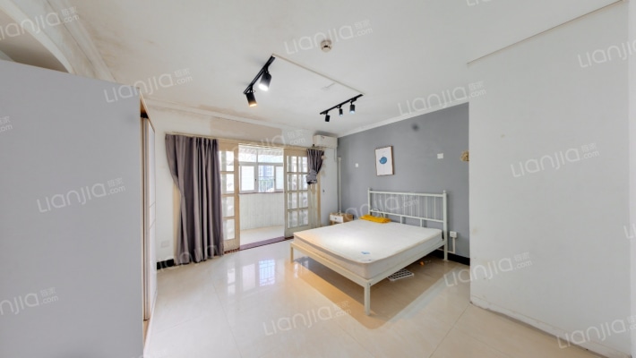 艺丰花园C区二手房实景图