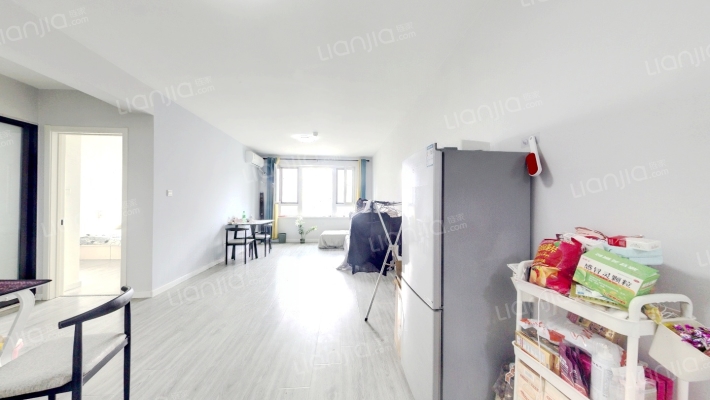 亚泰鲲鹏府二手房实景图