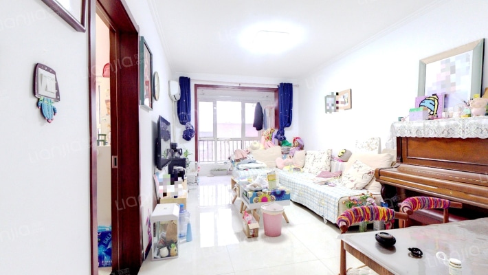 高铁东站 牛津花园简单装修两居 全天采光-客厅