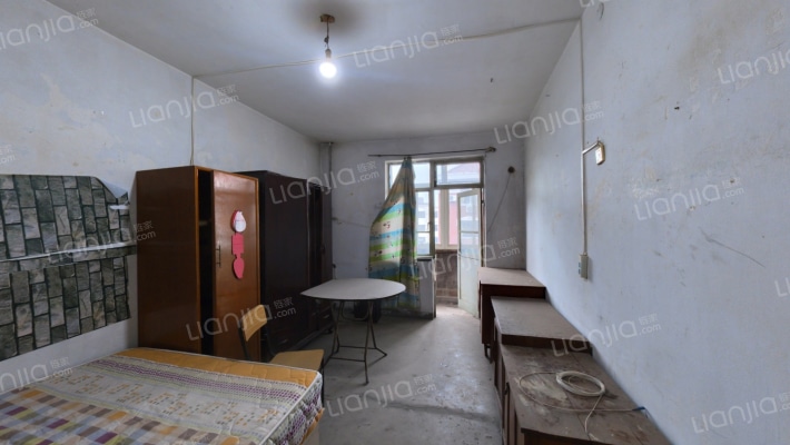 稚优里二手房实景图