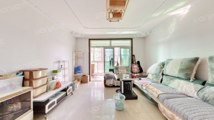 东山怡景苑二手房实景图