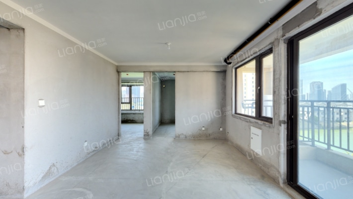 中南绿地云堤二手房实景图