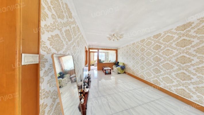 金属小区二手房实景图