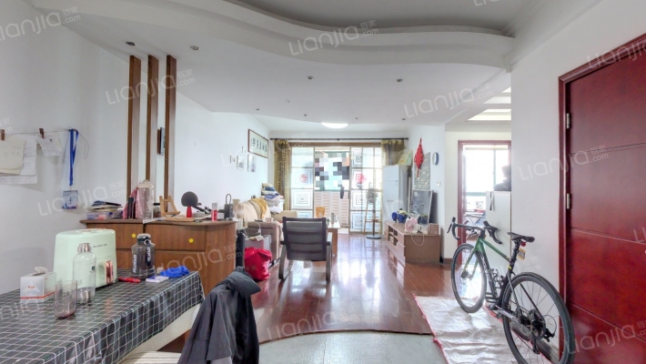 滨江公寓二手房实景图