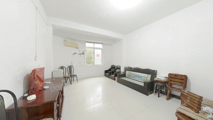 群山花苑二手房实景图