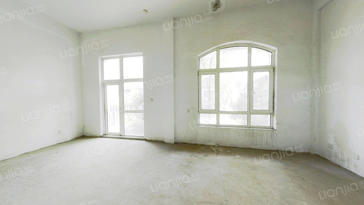 中旅蓝爵二手房实景图